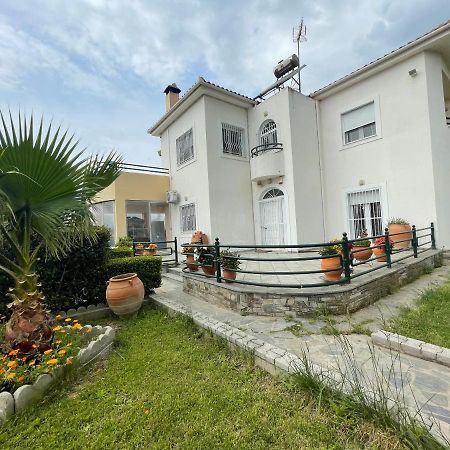 Seaside Apartment With Private Garden Néa Ankhíalos エクステリア 写真