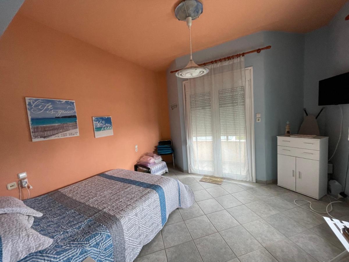 Seaside Apartment With Private Garden Néa Ankhíalos エクステリア 写真