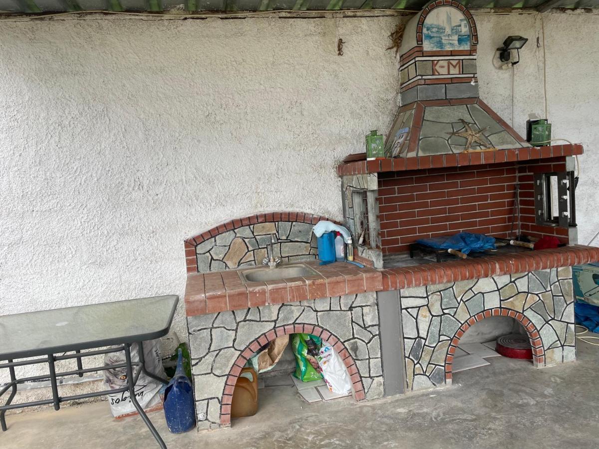 Seaside Apartment With Private Garden Néa Ankhíalos エクステリア 写真
