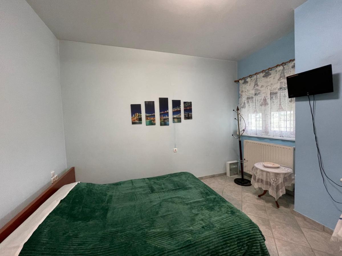 Seaside Apartment With Private Garden Néa Ankhíalos エクステリア 写真