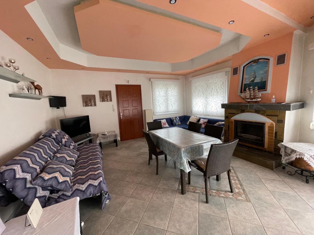 Seaside Apartment With Private Garden Néa Ankhíalos エクステリア 写真